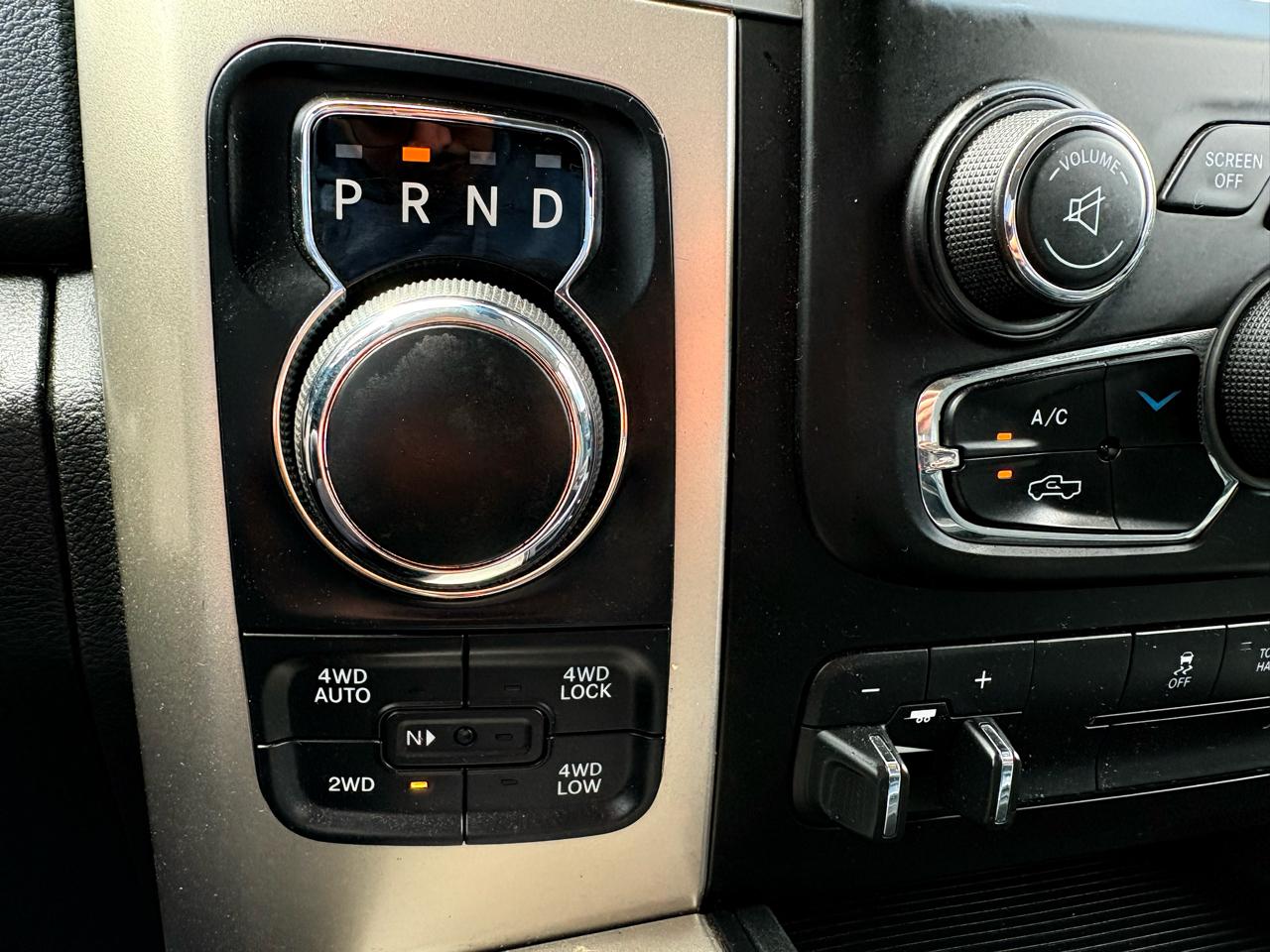 RAM 1500 Big Horn Crew Cab 4WD 2014