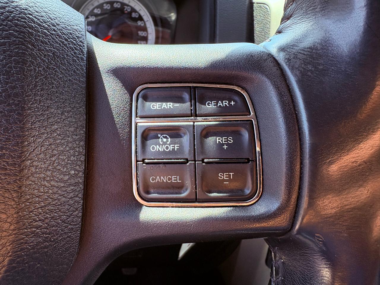 RAM 1500 Big Horn Crew Cab 4WD 2014