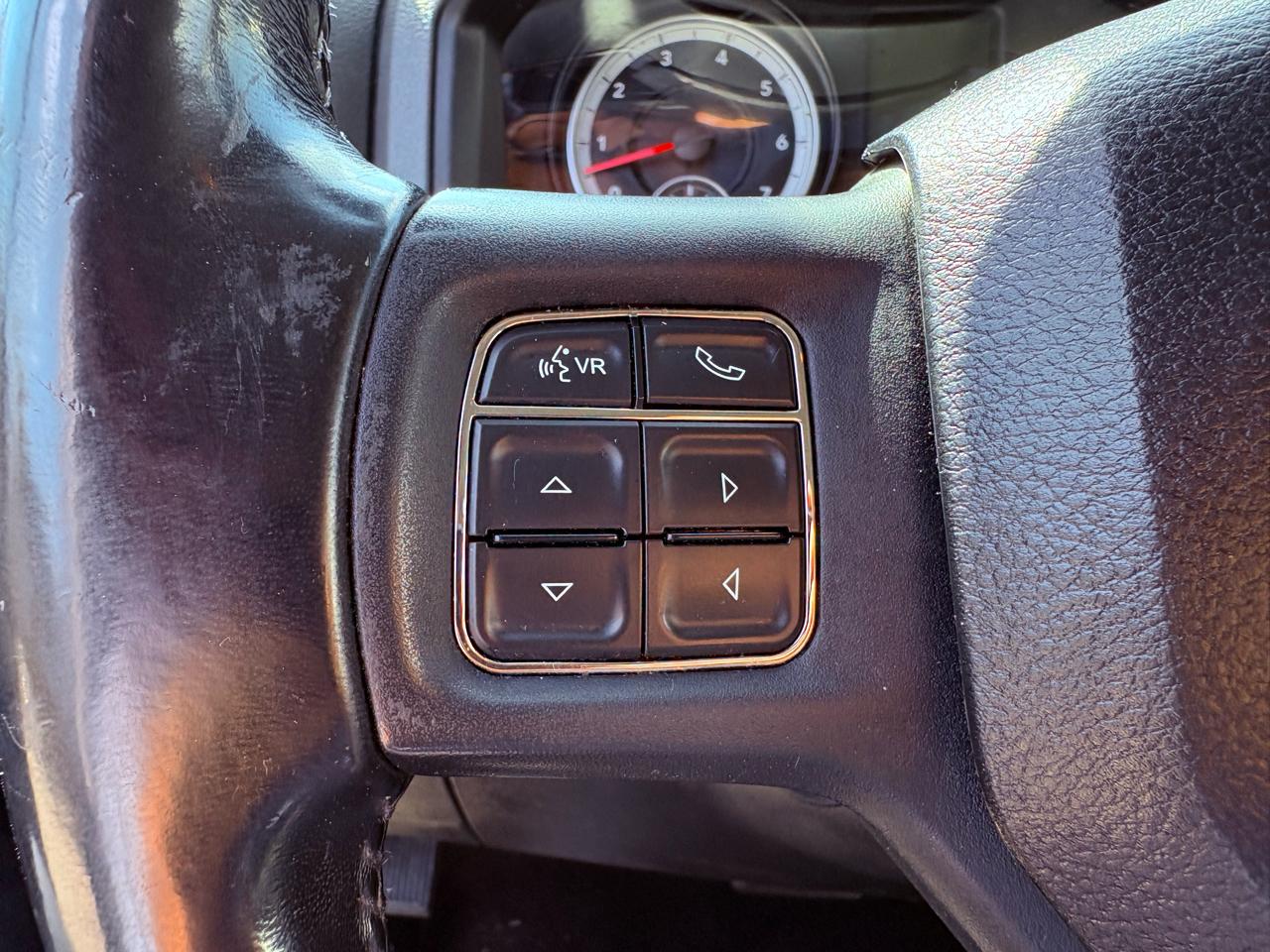 RAM 1500 Big Horn Crew Cab 4WD 2014