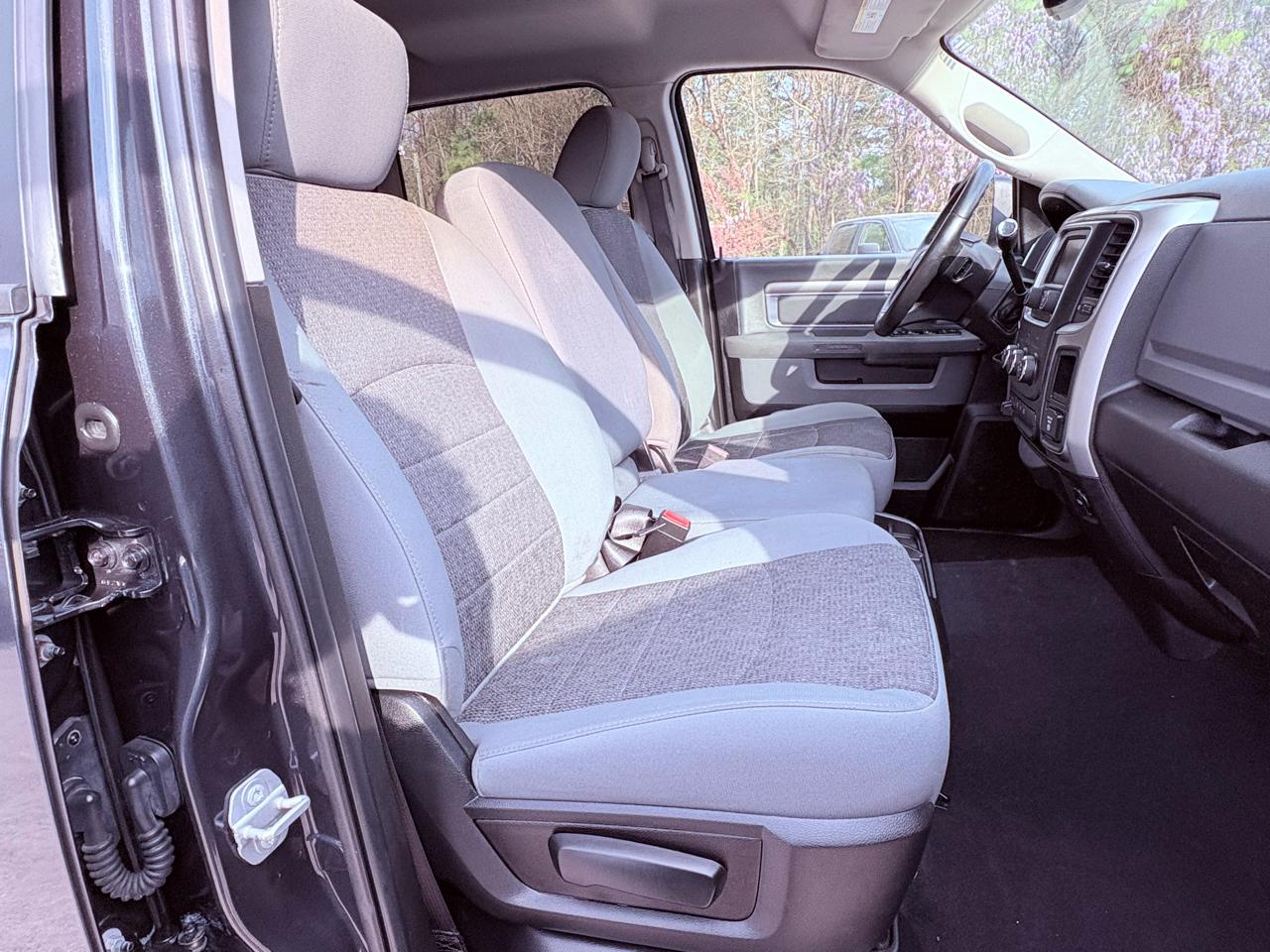 RAM 3500 SLT Crew Cab LWB 4WD DRW 2018