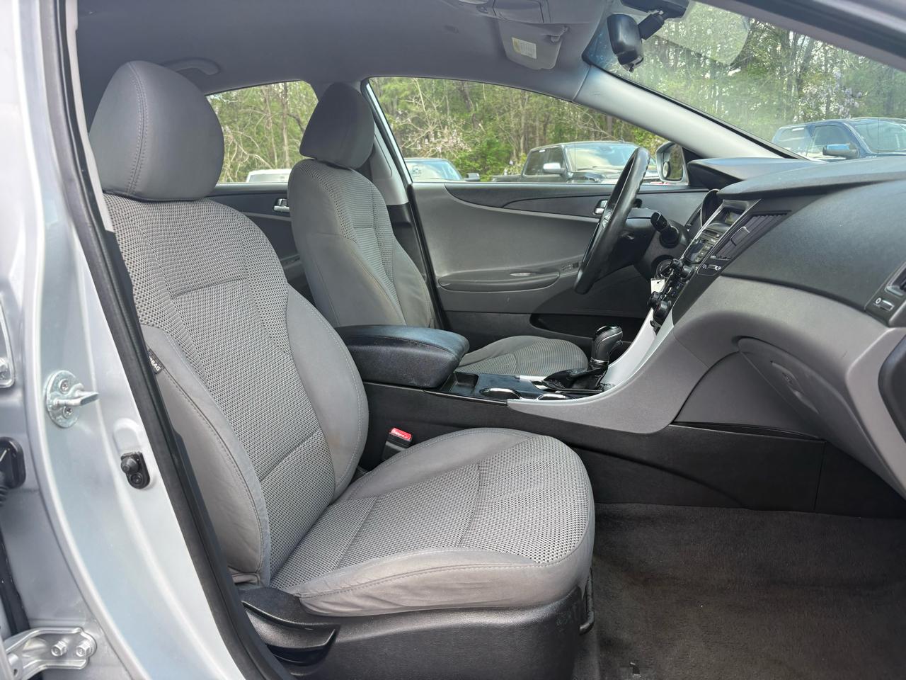 Hyundai Sonata GLS 2012