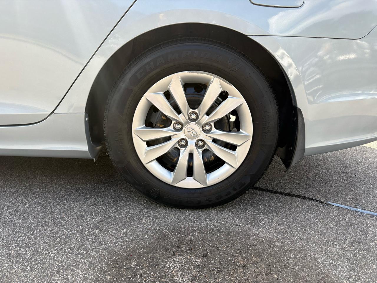 Hyundai Sonata GLS 2012