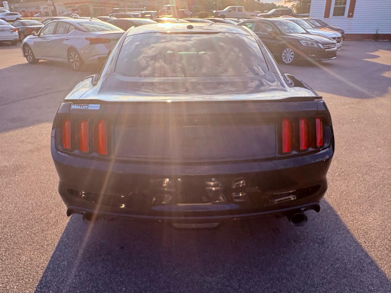 Ford Mustang GT Premium Coupe 2016