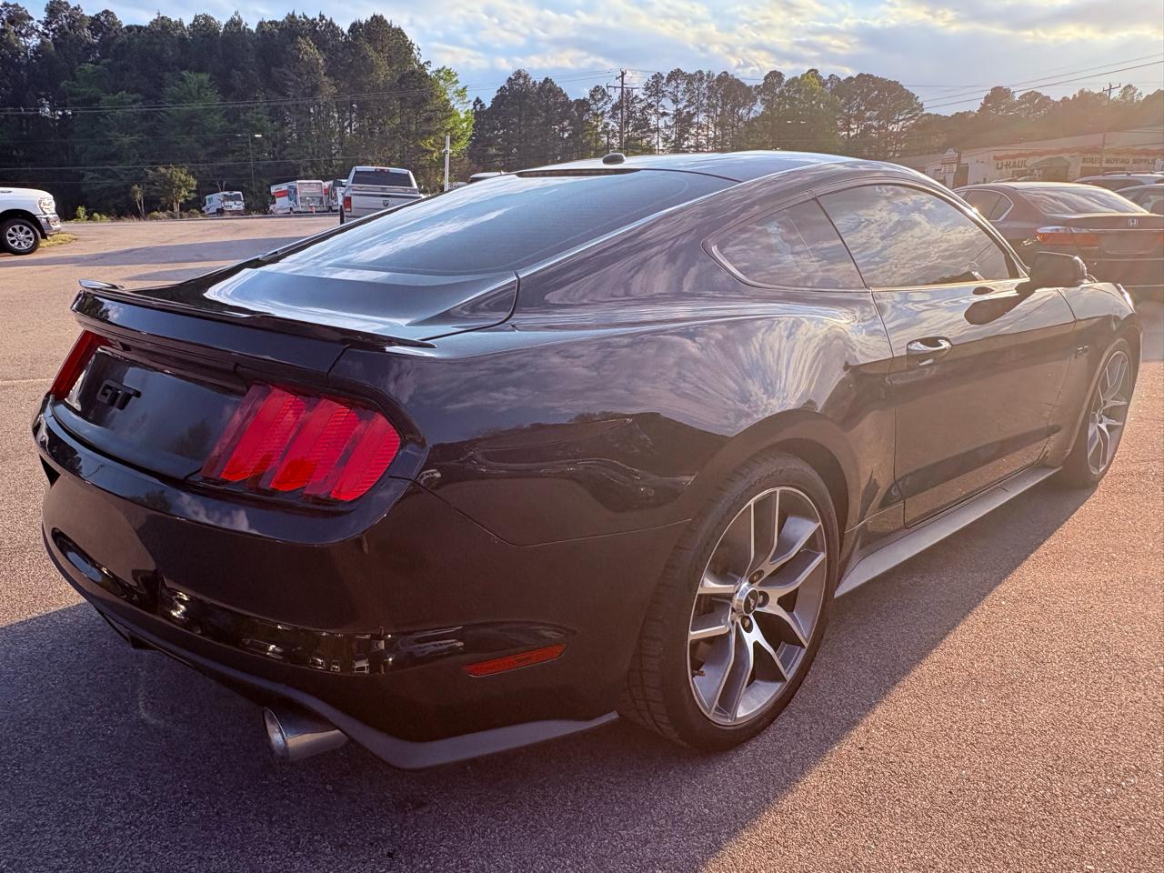 Ford Mustang GT Premium Coupe 2016
