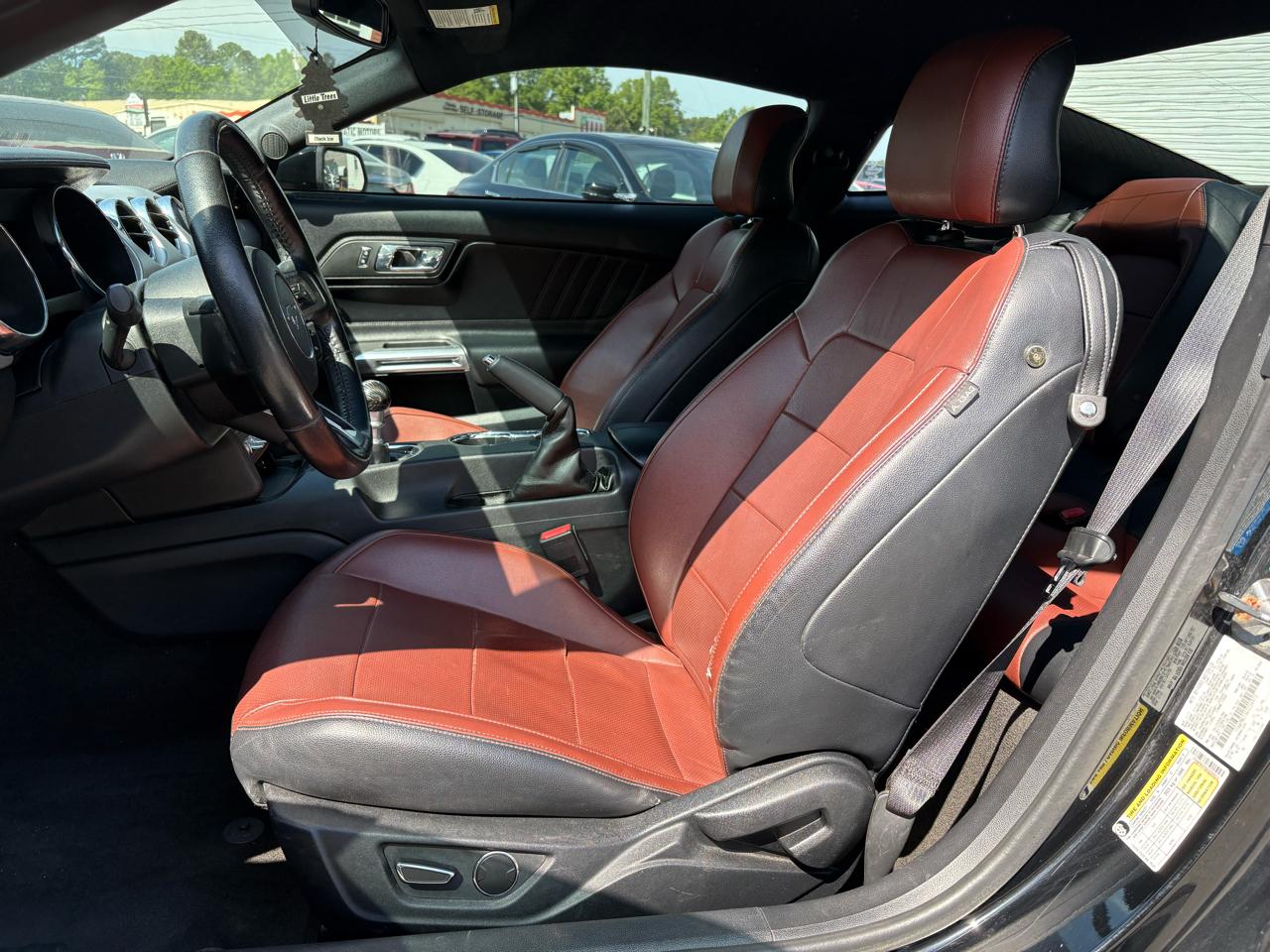 Ford Mustang GT Premium Coupe 2016