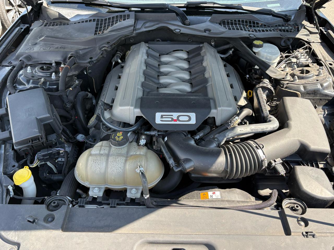 Ford Mustang GT Premium Coupe 2016