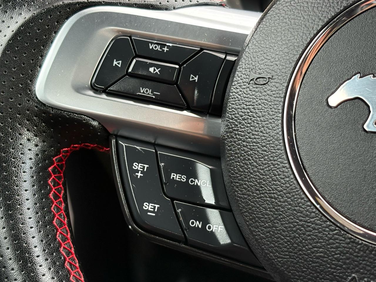 Ford Mustang GT Premium Coupe 2018