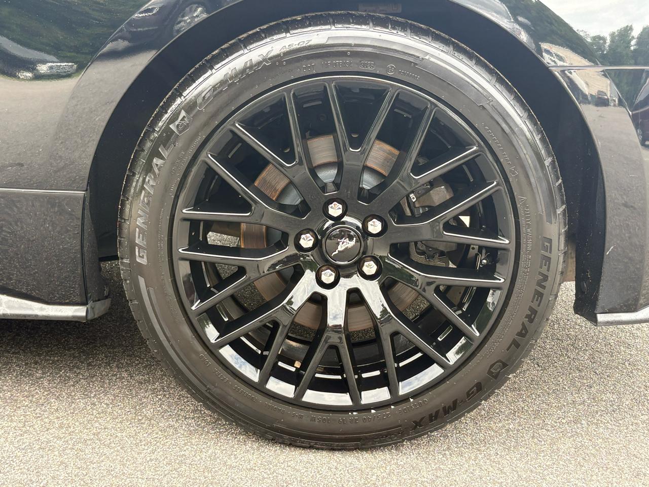 Ford Mustang GT Premium Coupe 2018