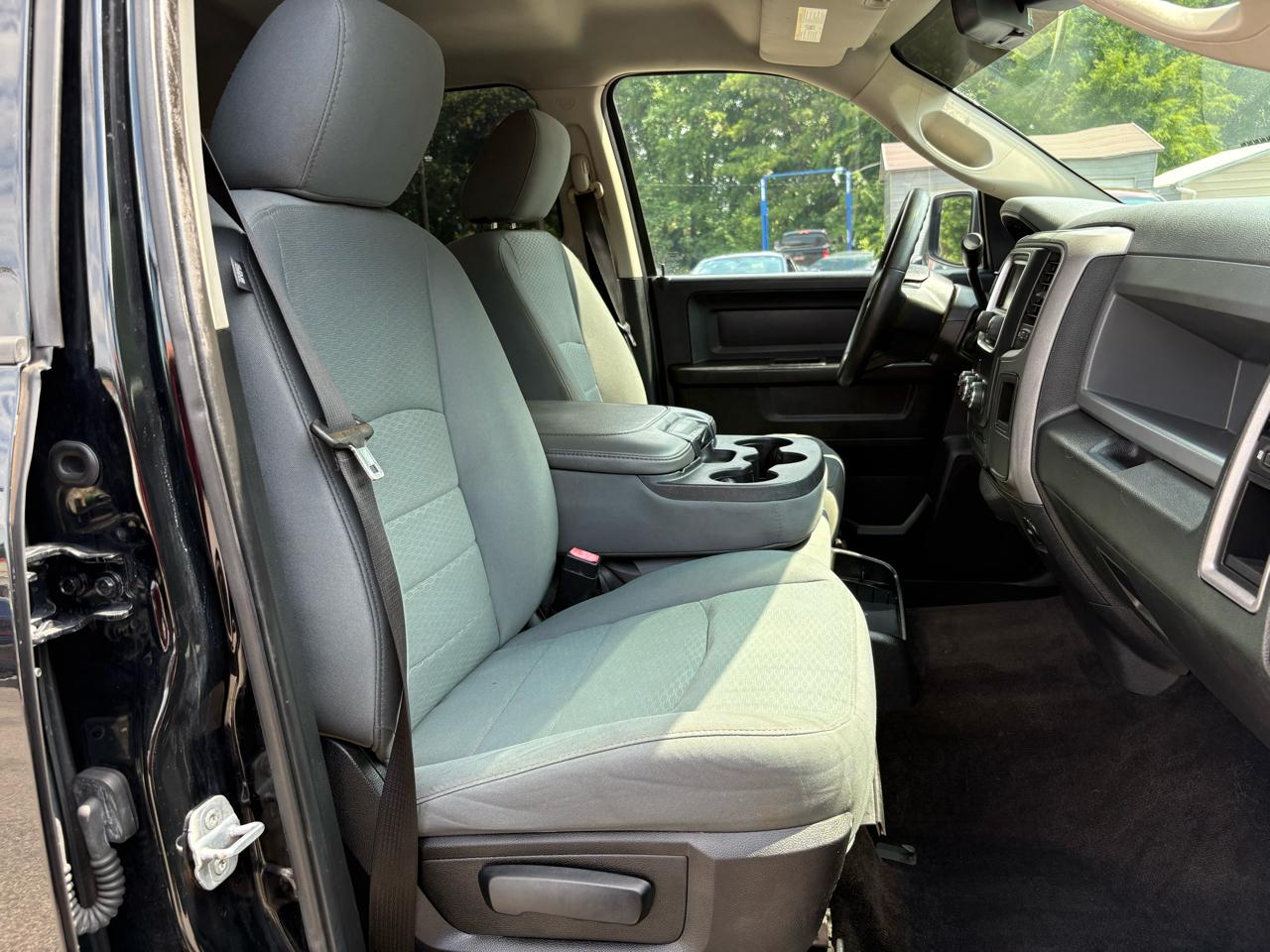 RAM 1500 Tradesman Crew Cab 4WD 2014