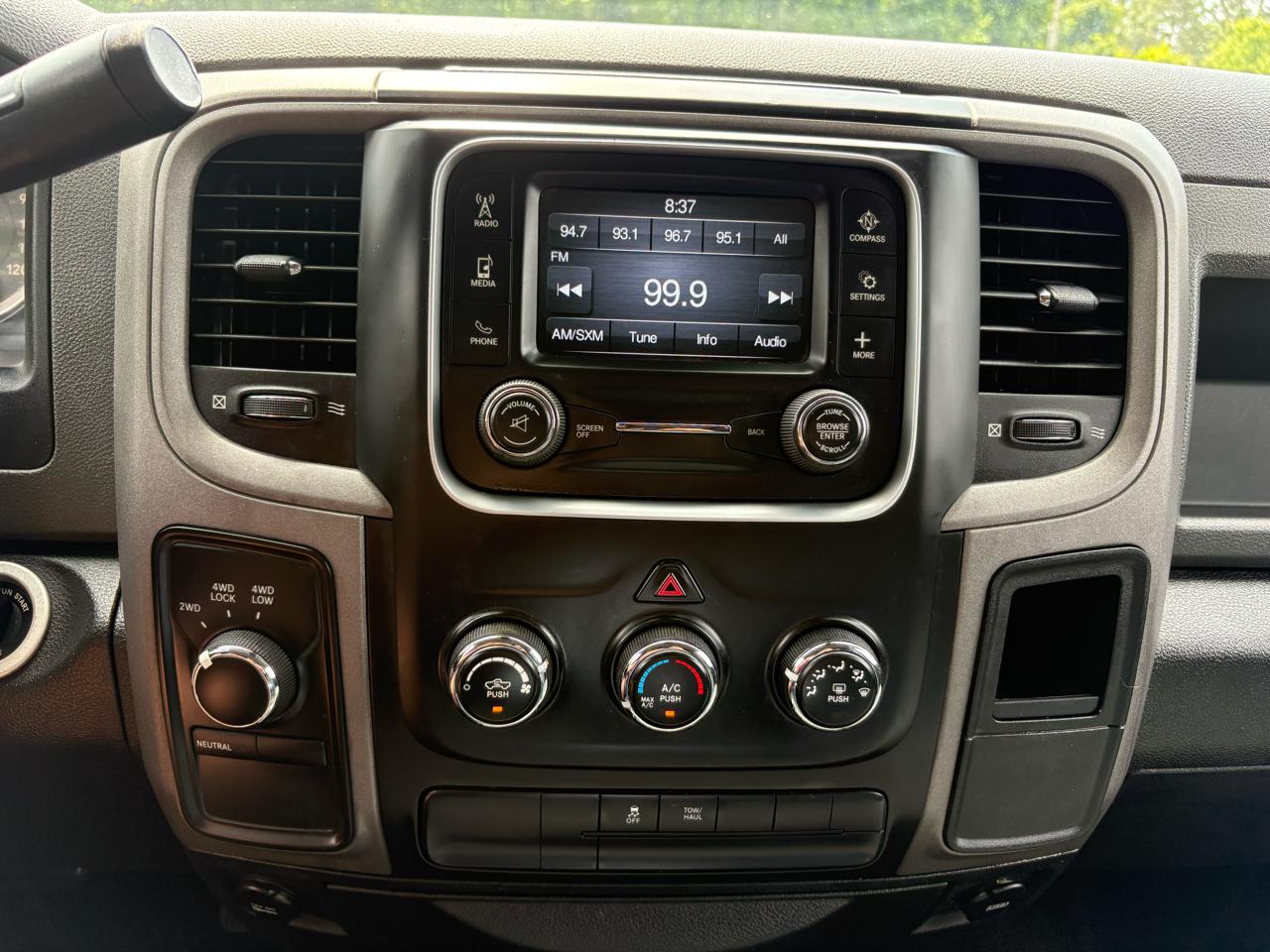 RAM 1500 Tradesman Crew Cab 4WD 2014