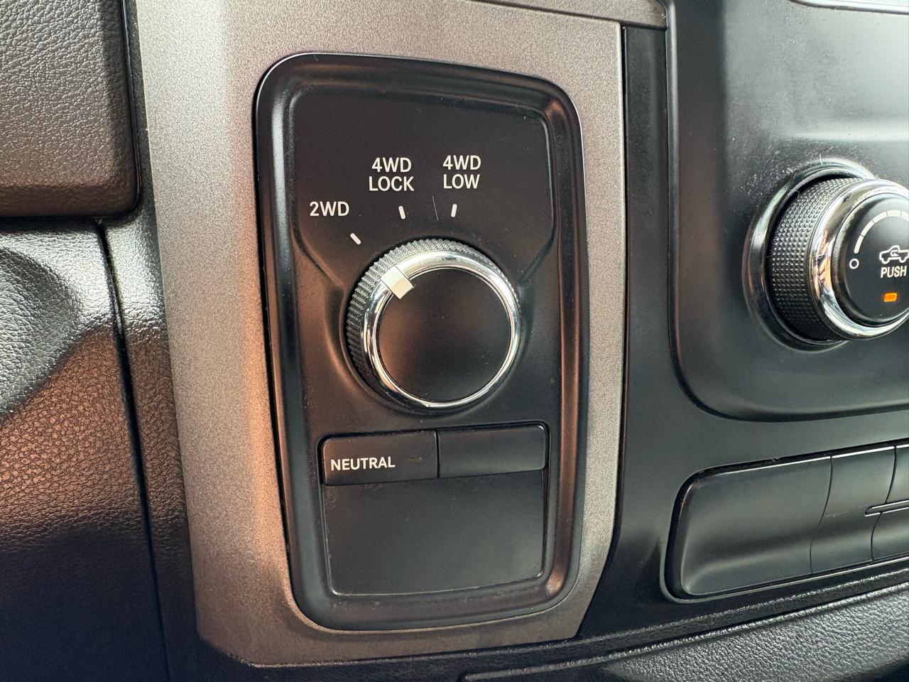 RAM 1500 Tradesman Crew Cab 4WD 2014