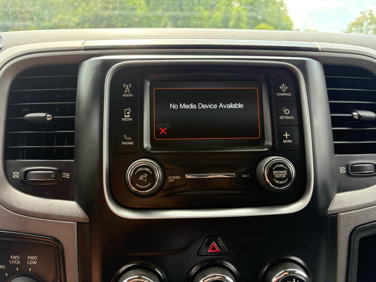 RAM 1500 Tradesman Crew Cab 4WD 2014
