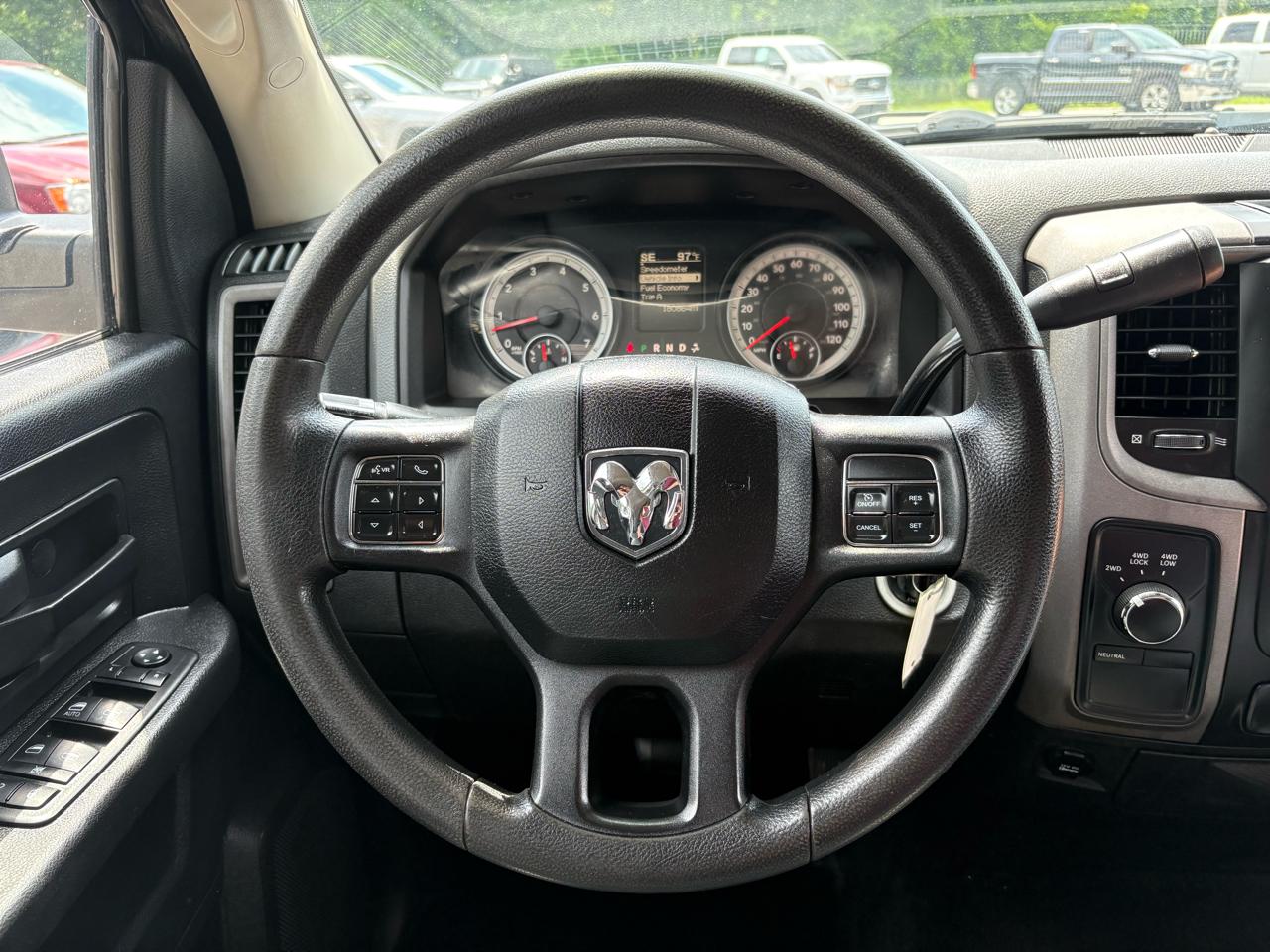 RAM 1500 Tradesman Crew Cab 4WD 2014
