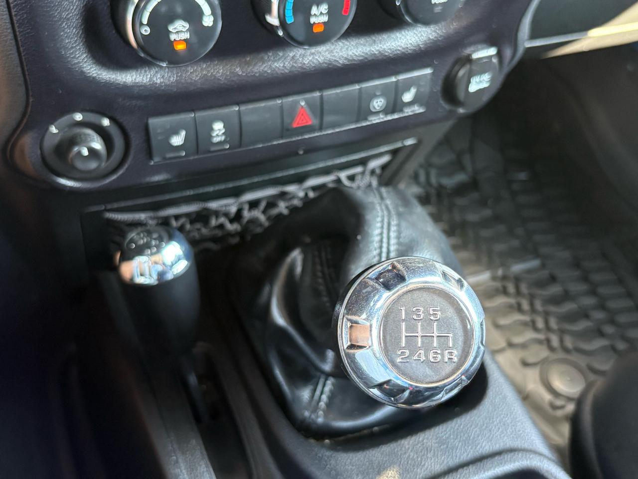 Jeep Wrangler Unlimited Sahara 4WD 2015
