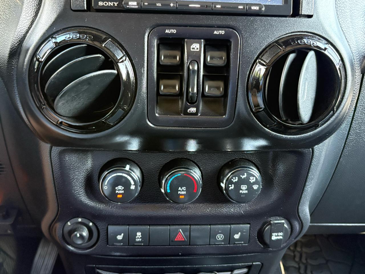 Jeep Wrangler Unlimited Sahara 4WD 2015