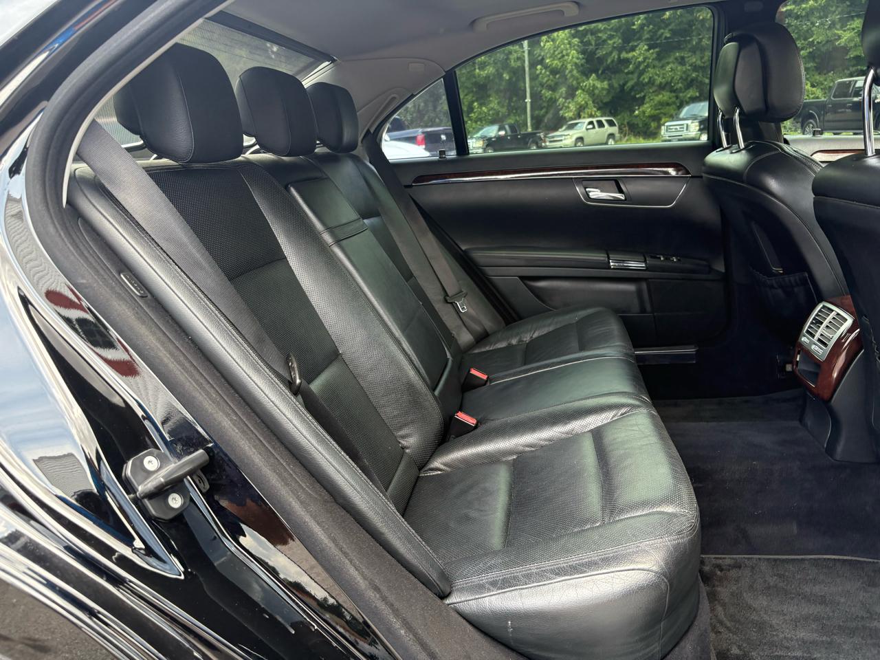 Mercedes-Benz S-Class S550 2011