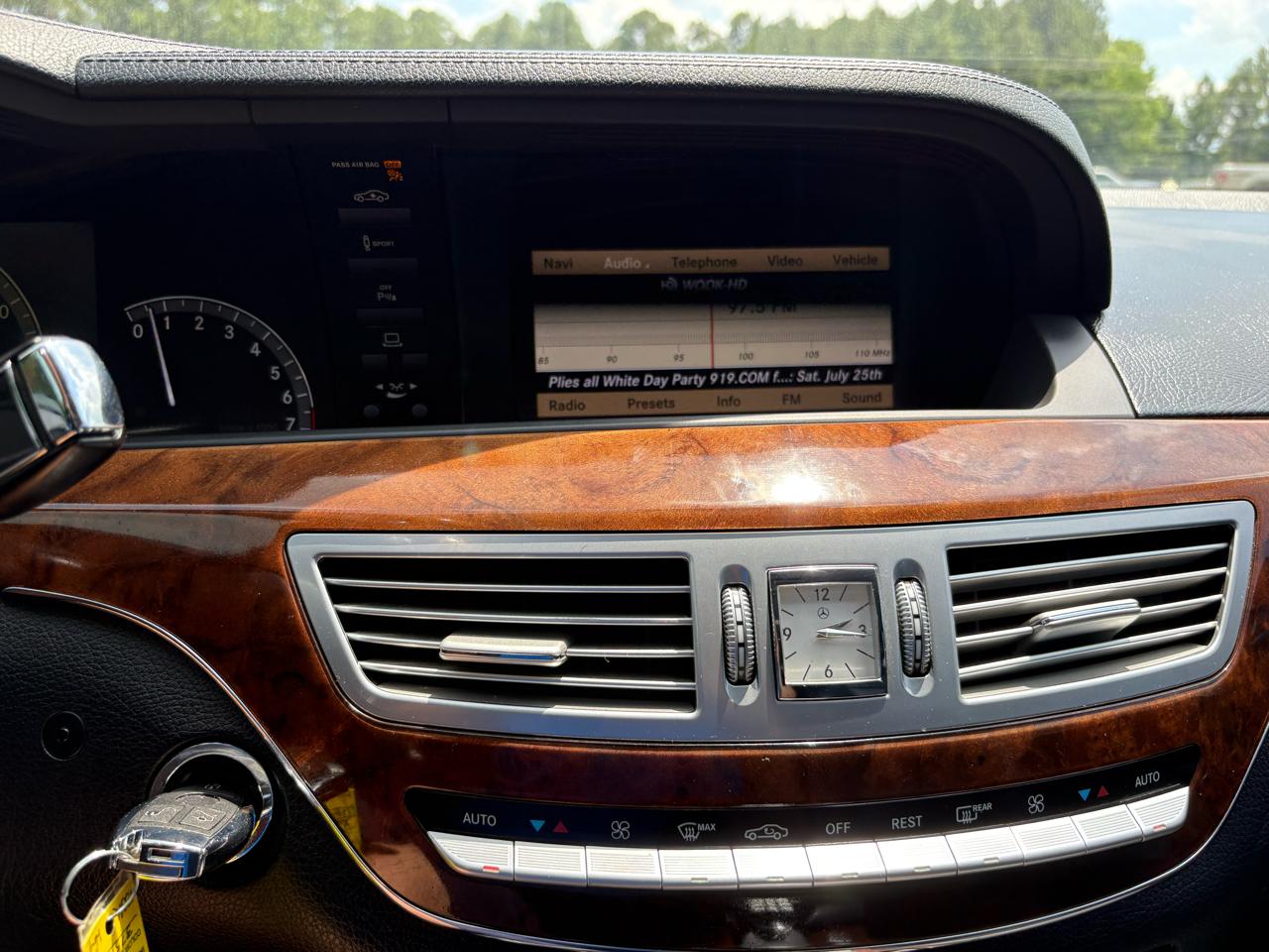 Mercedes-Benz S-Class S550 2011
