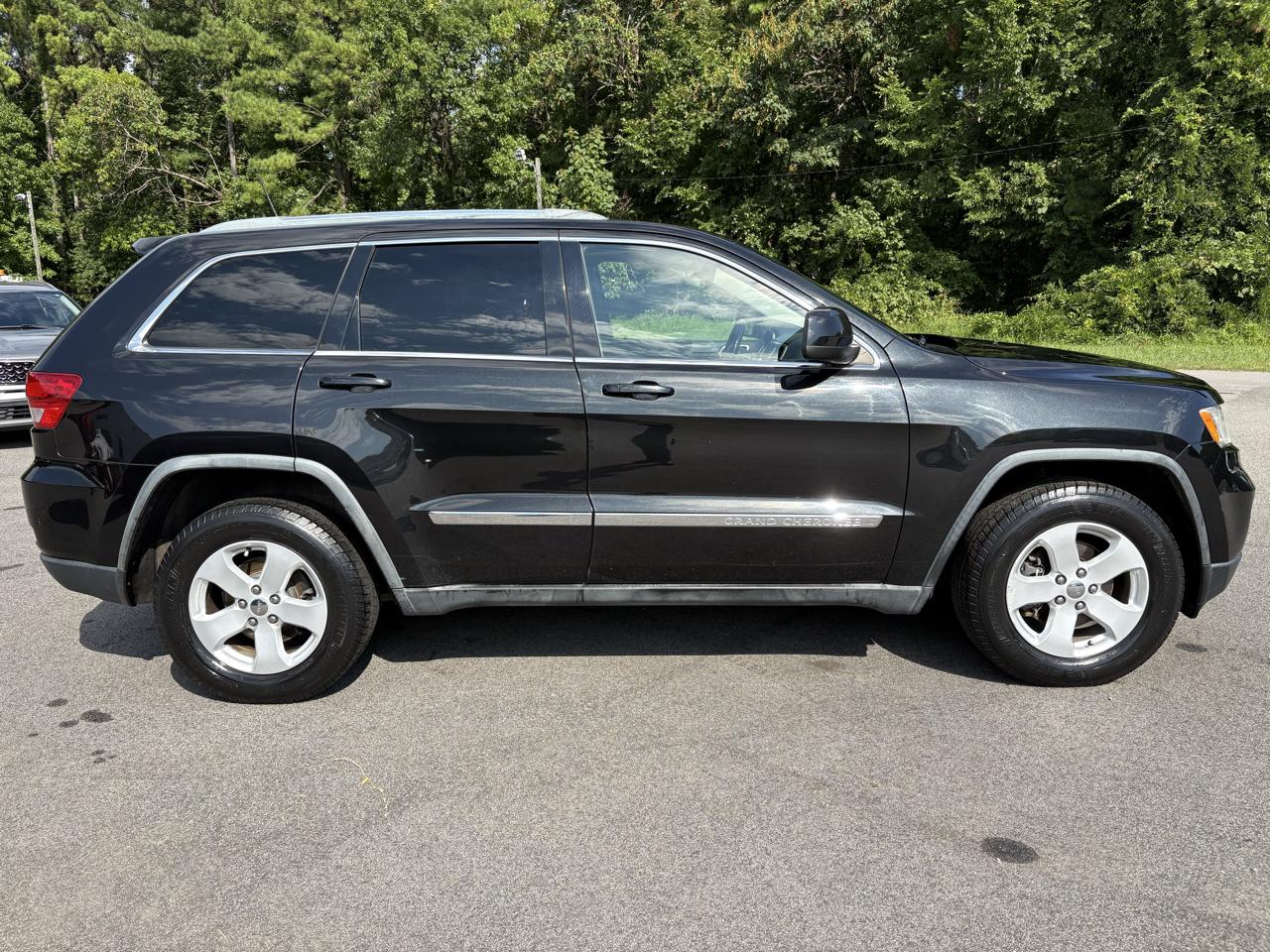 Jeep Grand Cherokee Laredo 2WD 2012