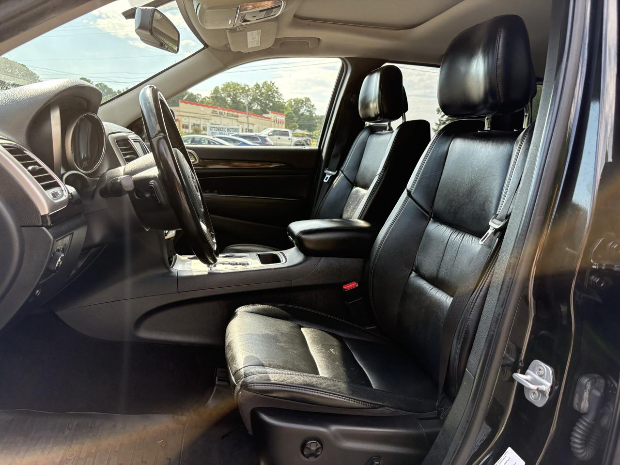 Jeep Grand Cherokee Laredo 2WD 2012
