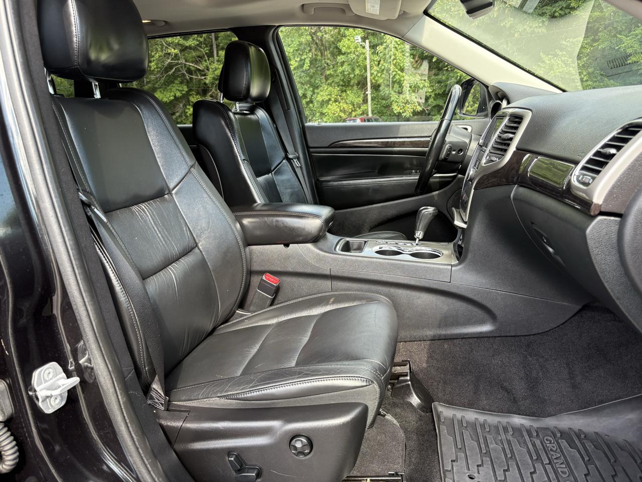 Jeep Grand Cherokee Laredo 2WD 2012