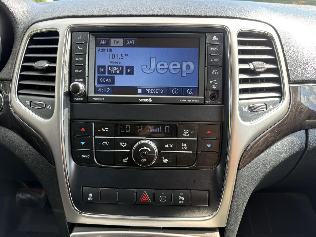 Jeep Grand Cherokee Laredo 2WD 2012