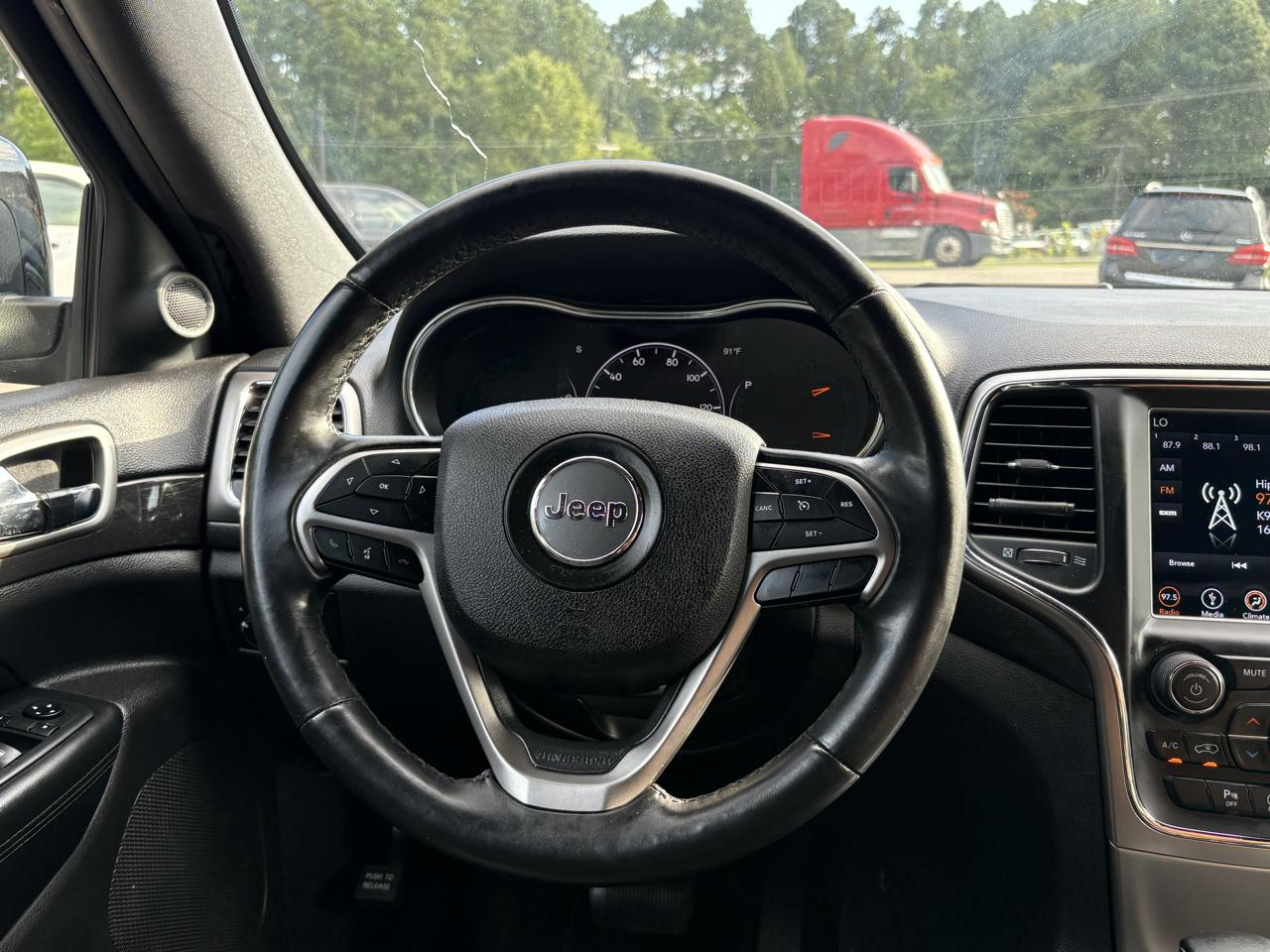 Jeep Grand Cherokee Laredo 4WD 2018