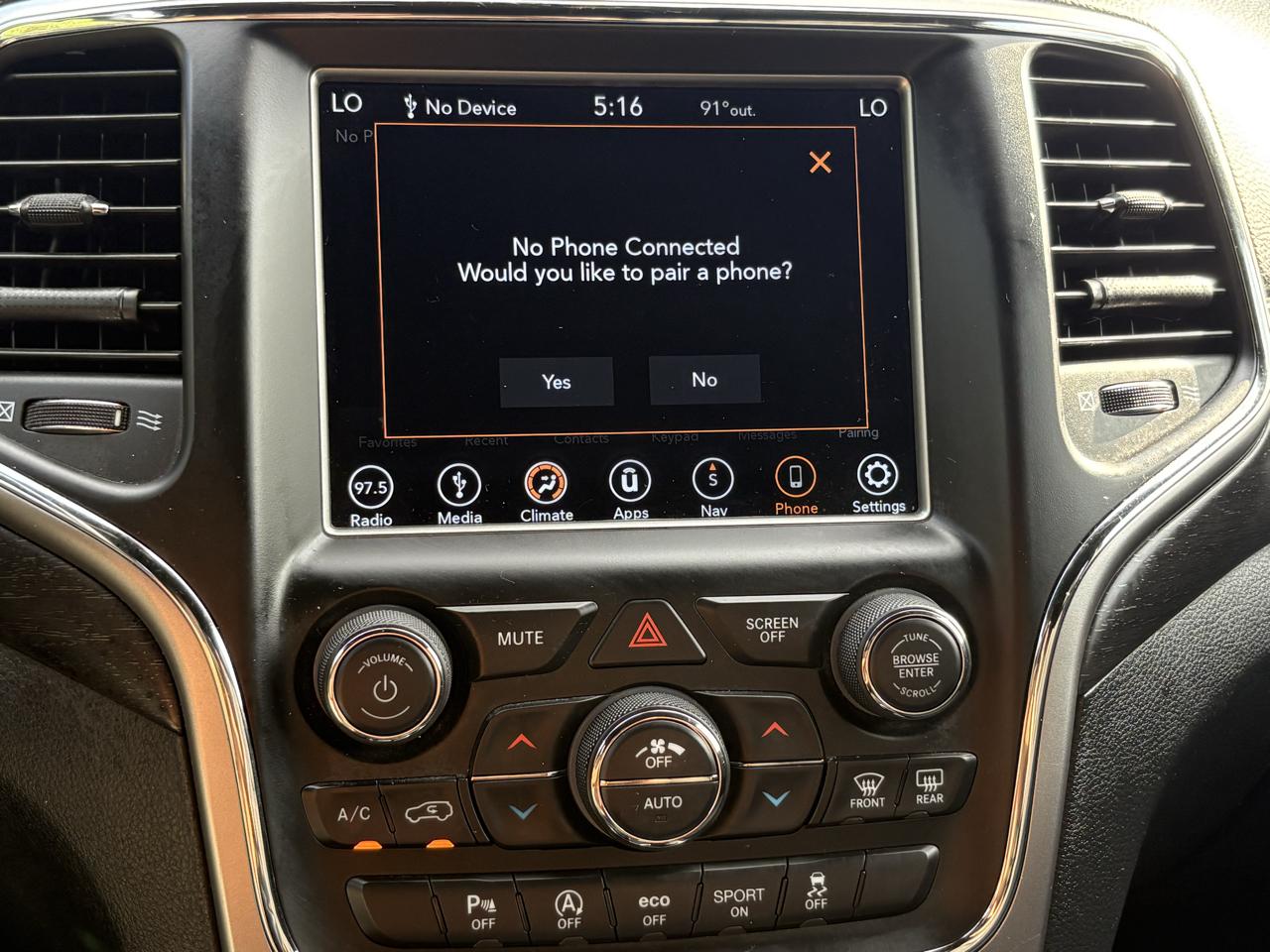 Jeep Grand Cherokee Laredo 4WD 2018