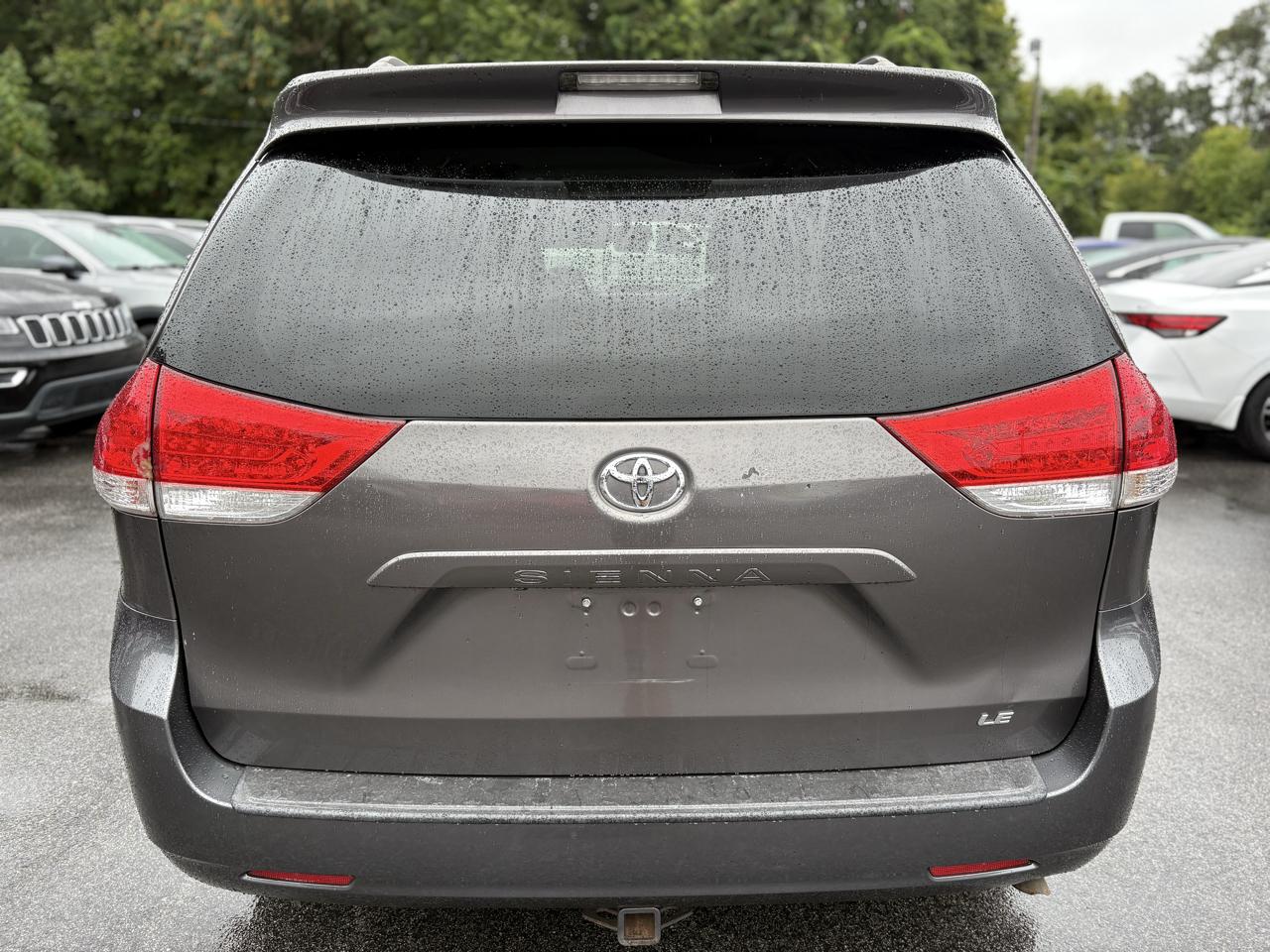 Toyota Sienna LE 2013