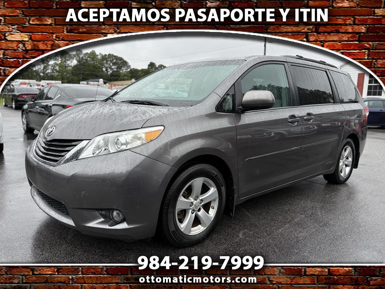 Toyota Sienna LE 2013