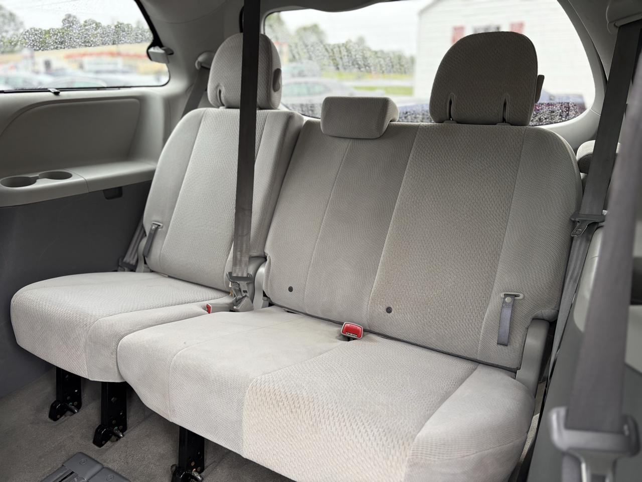 Toyota Sienna LE 2013