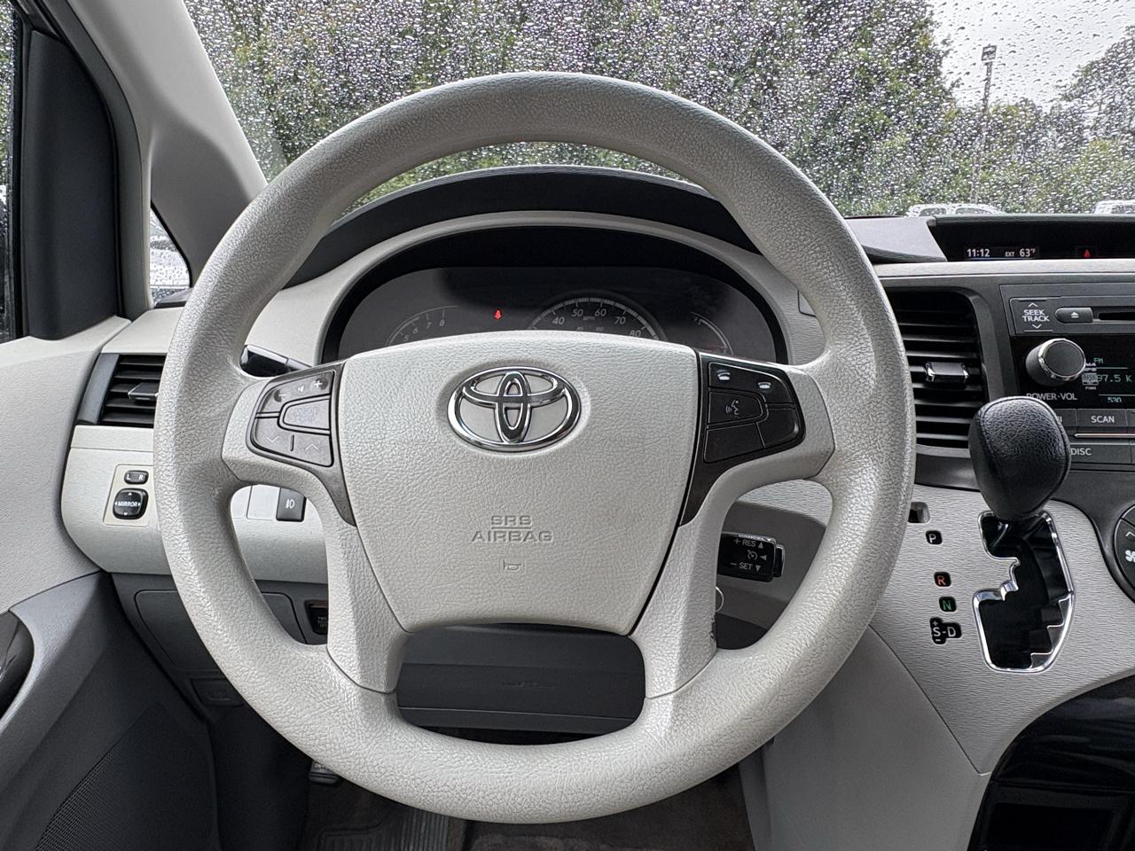 Toyota Sienna LE 2013