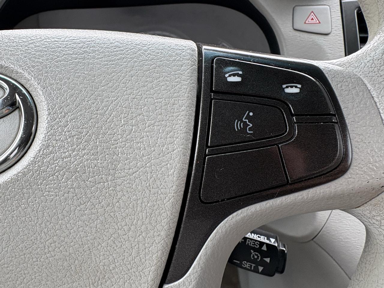 Toyota Sienna LE 2013