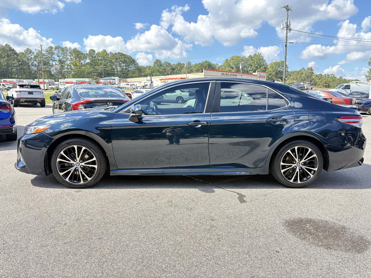 Toyota Camry SE 2020