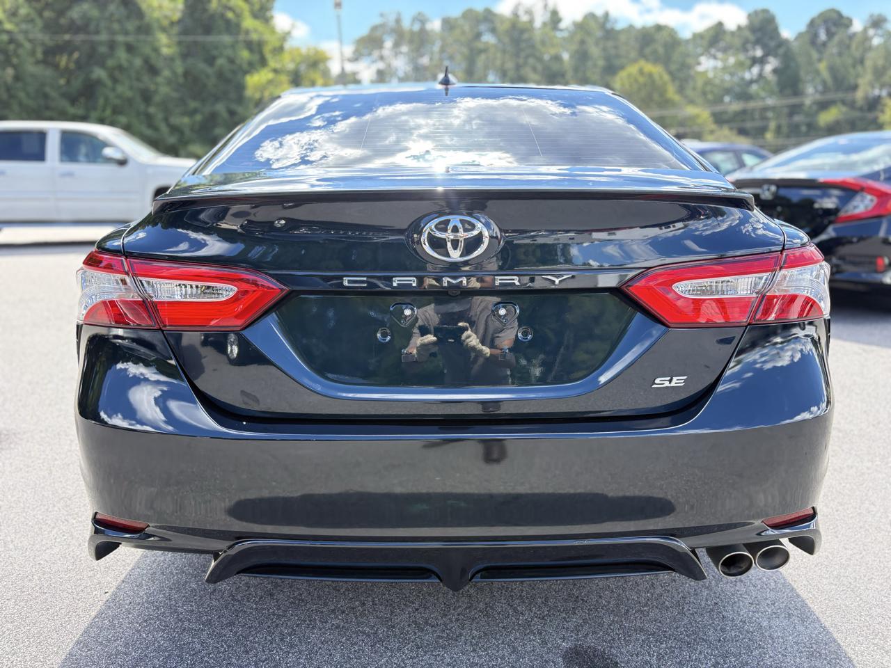 Toyota Camry SE 2020