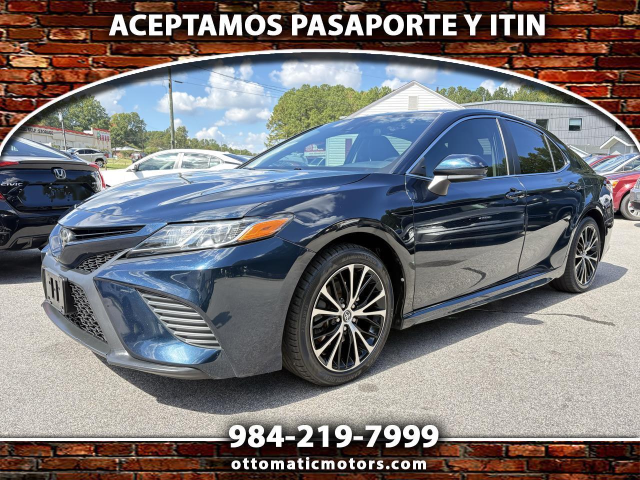 Toyota Camry SE 2020