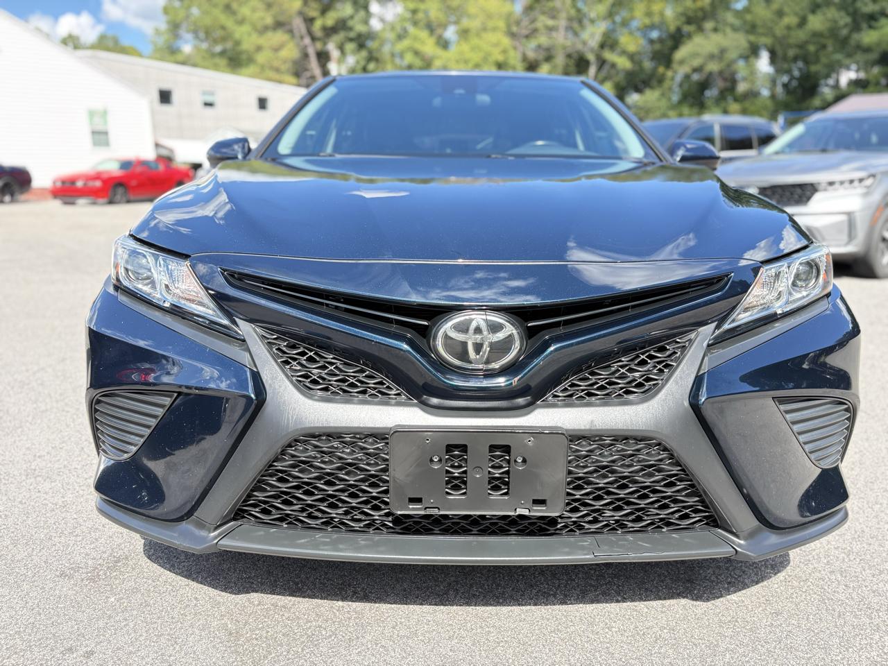 Toyota Camry SE 2020