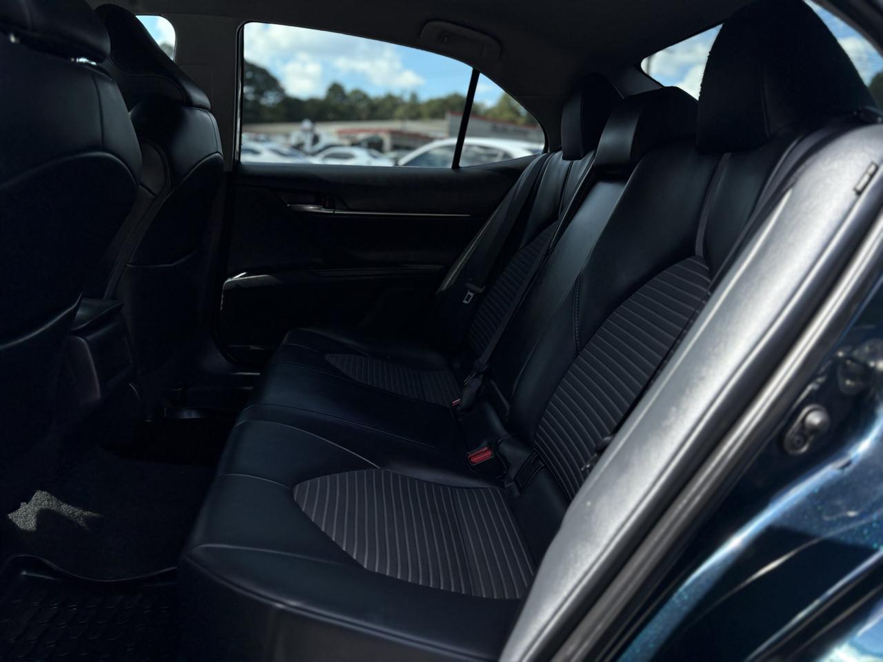 Toyota Camry SE 2020