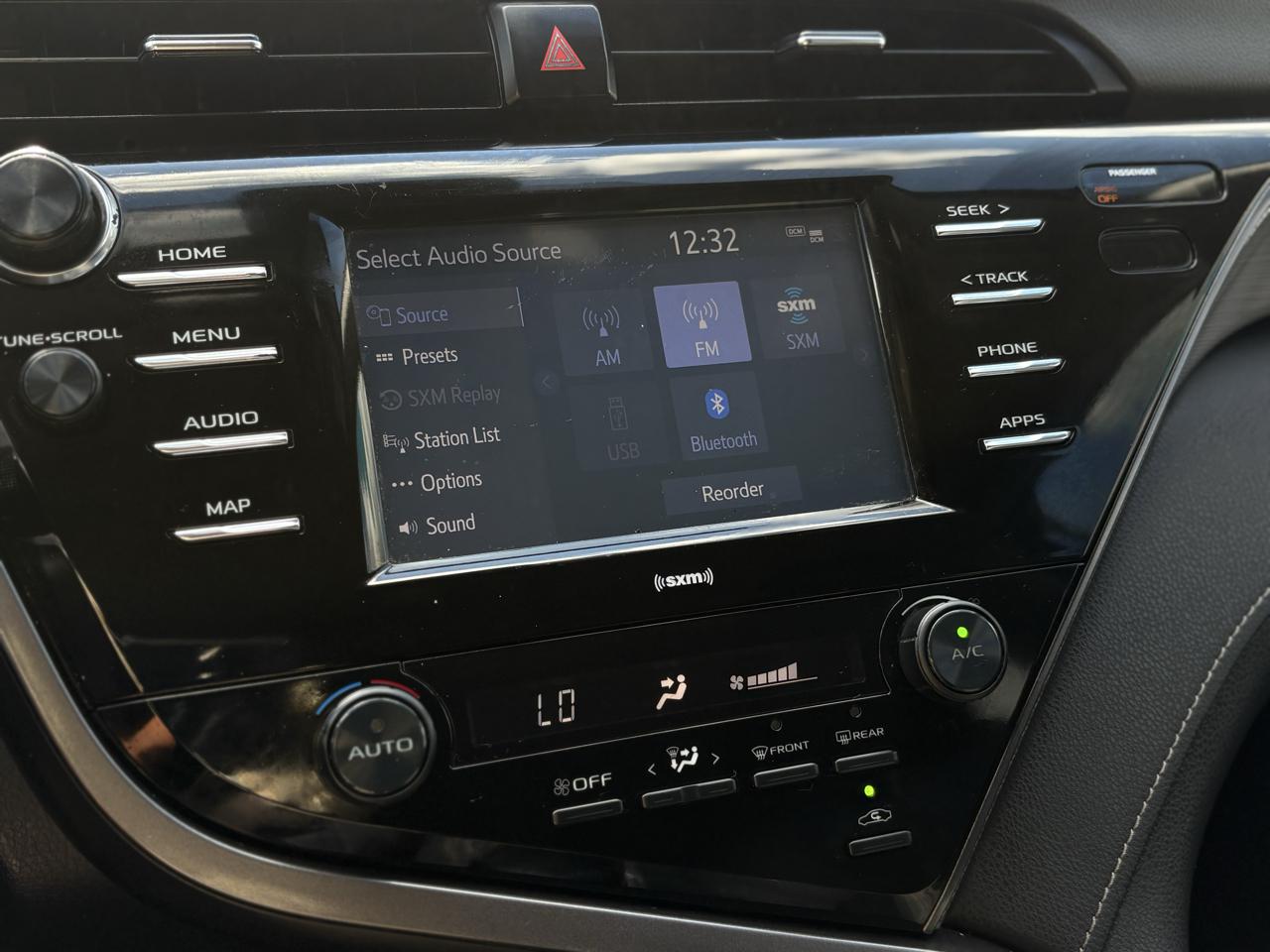 Toyota Camry SE 2020