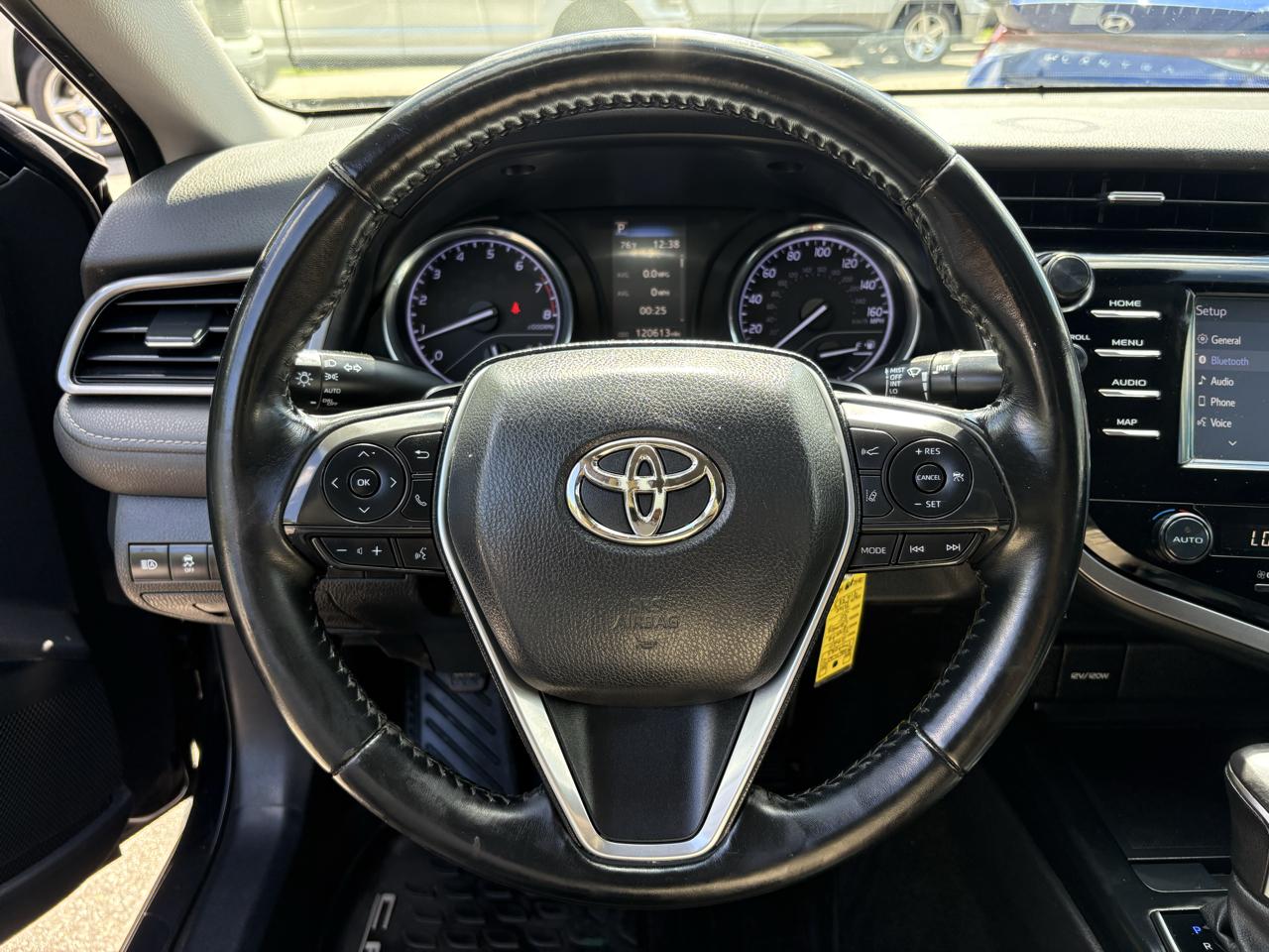 Toyota Camry SE 2020