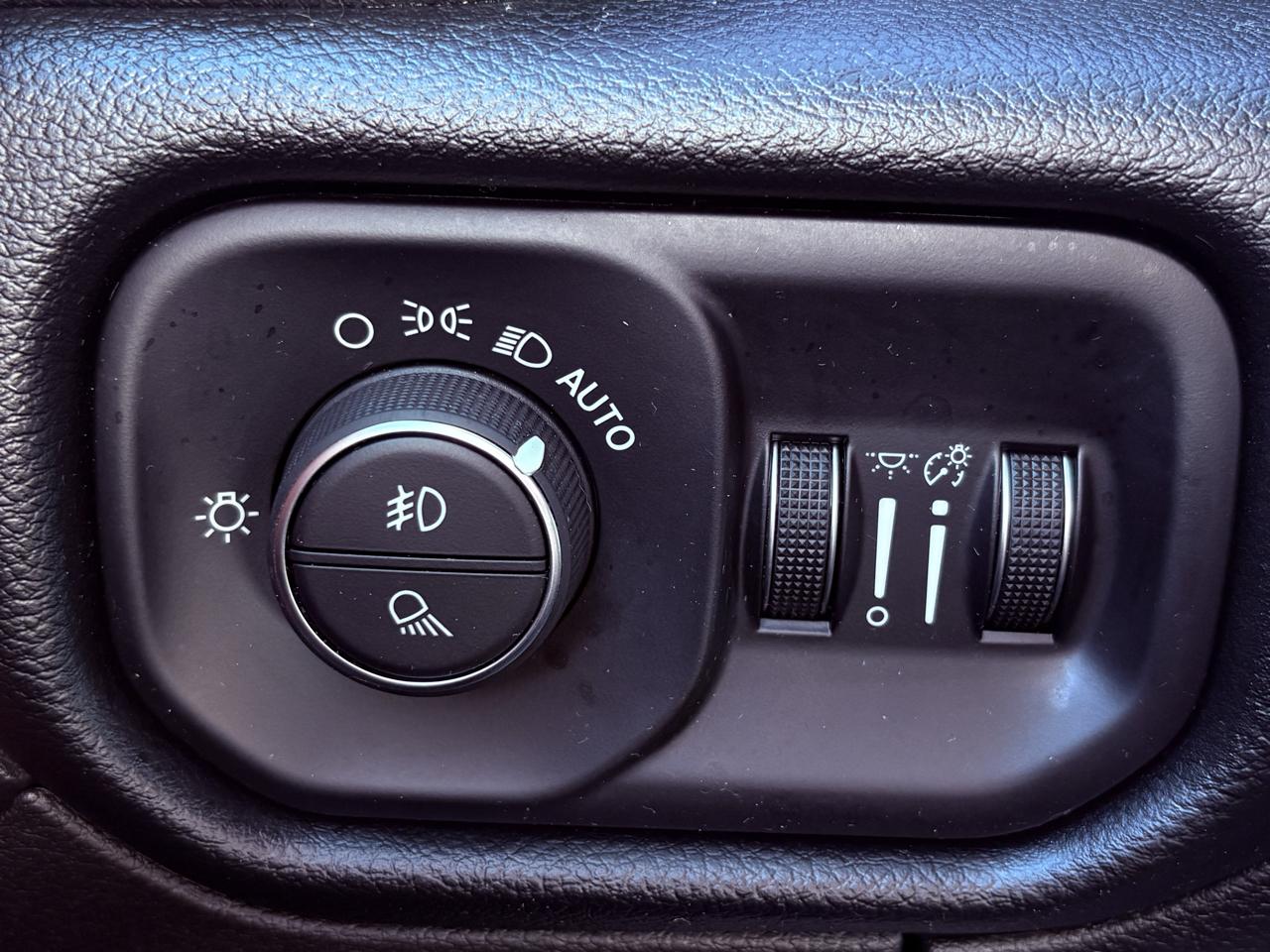 RAM 1500 Rebel Crew Cab SB 4WD 2019