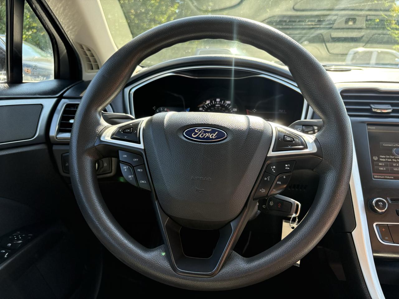 Ford Fusion SE 2016