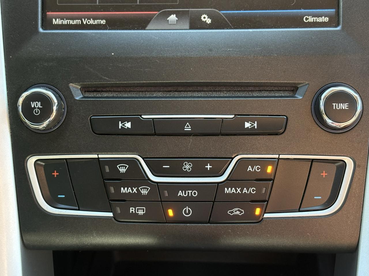 Ford Fusion SE 2016