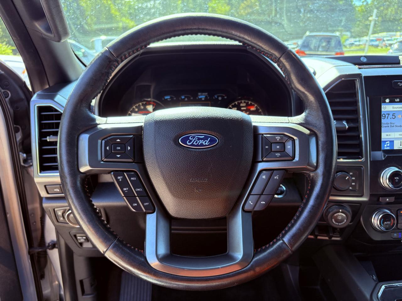 Ford F-150 Supercab 157" Lariat 4WD 2018