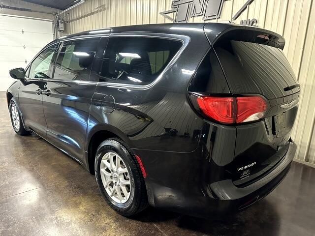 2021 Chrysler Voyager LX photo 4