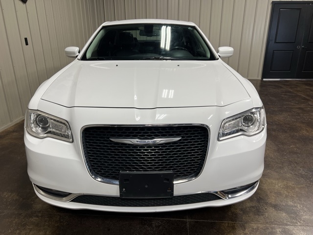 Chrysler 300  2017