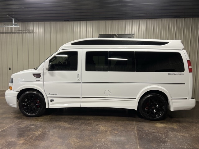 2025 Gmc Savana 2500 Cargo photo 3