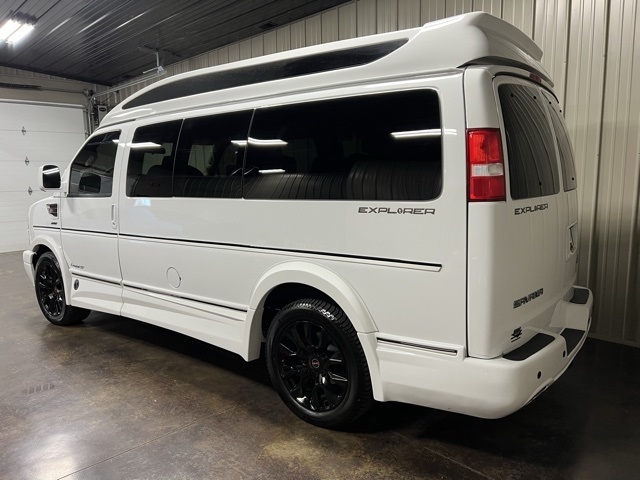 2025 Gmc Savana 2500 Cargo photo 4