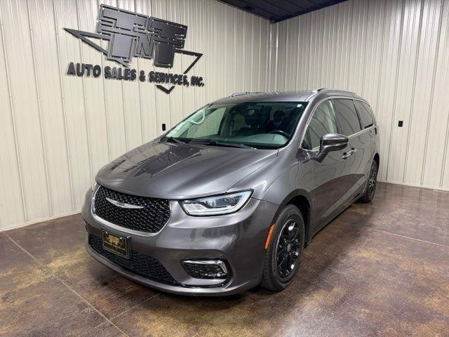 2021 Chrysler Pacifica Touring L's photo