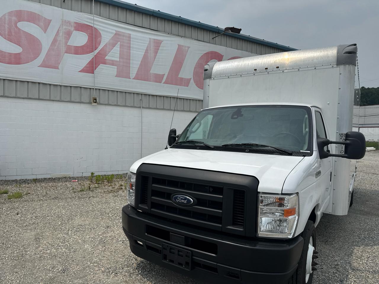 Ford Econoline E-350 Super Duty 2022