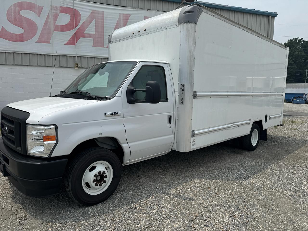 Ford Econoline E-350 Super Duty 2022